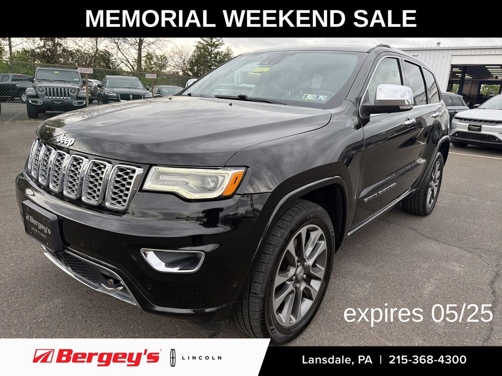 2017 Jeep Grand Cherokee Overland 4WD's photo