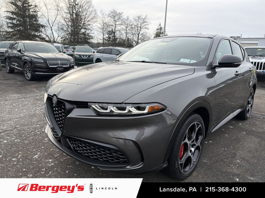 2024 Alfa Romeo Tonale Veloce's photo