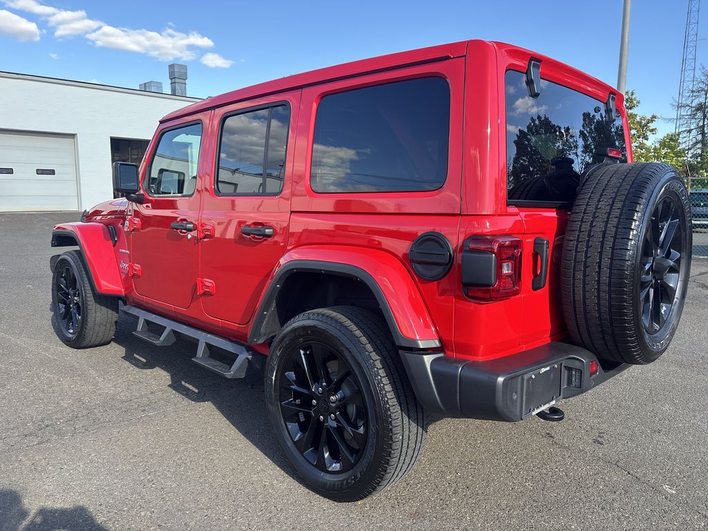 2022 Jeep Wrangler Unlimited Sahara photo 3