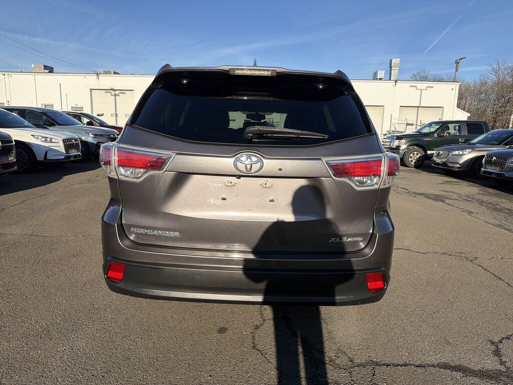 Used 2016 Toyota Highlander XLE V6 SUV