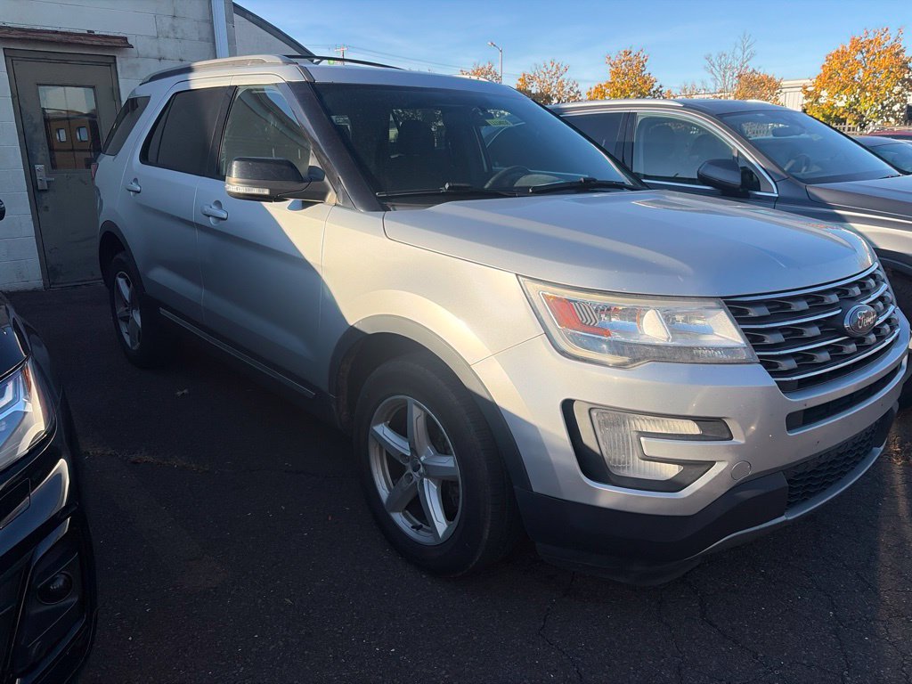 Used 2017 Ford Explorer XLT with VIN 1FM5K8D82HGD75823 for sale in Lansdale, PA