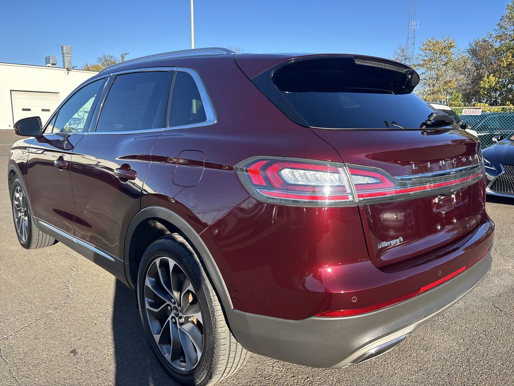 2021 Lincoln Nautilus Reserve photo 2