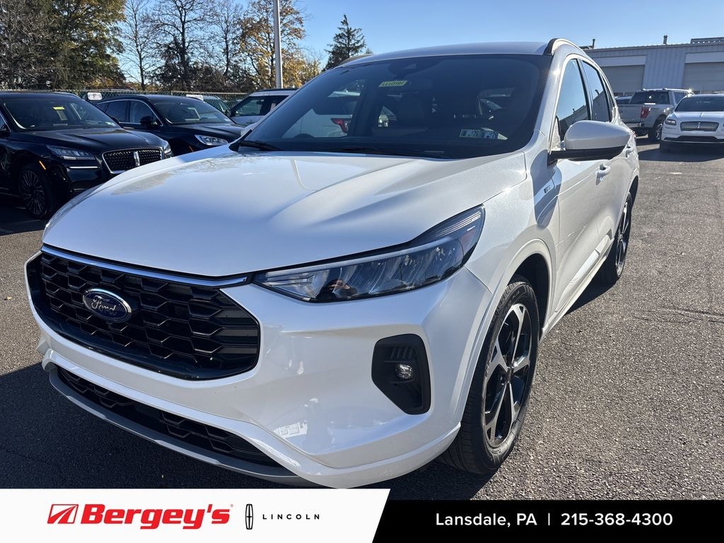 Used 2023 Ford Escape 2.0T AWD ST-Line w/ Navigation & Heated Seats SUV