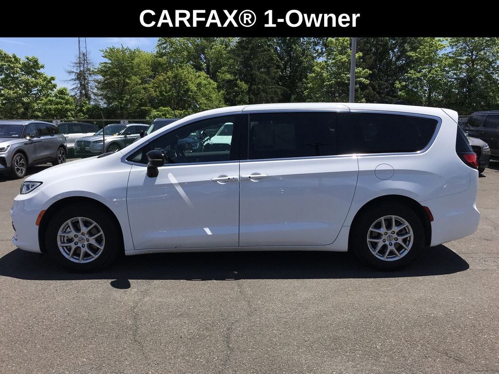 Used 2025 Chrysler Pacifica 3.6L FWD Select w/ Heated Seats & Heated Steering Wheel Minivan/Van
