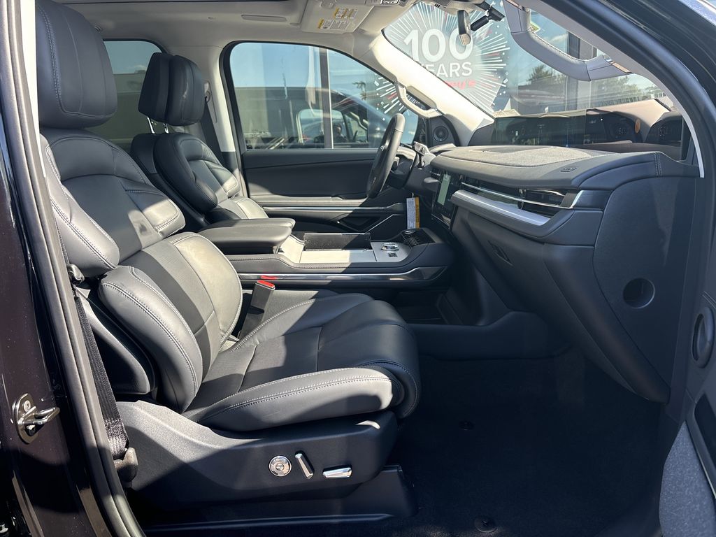 2025 Lincoln Navigator Reserve L - Photo 7