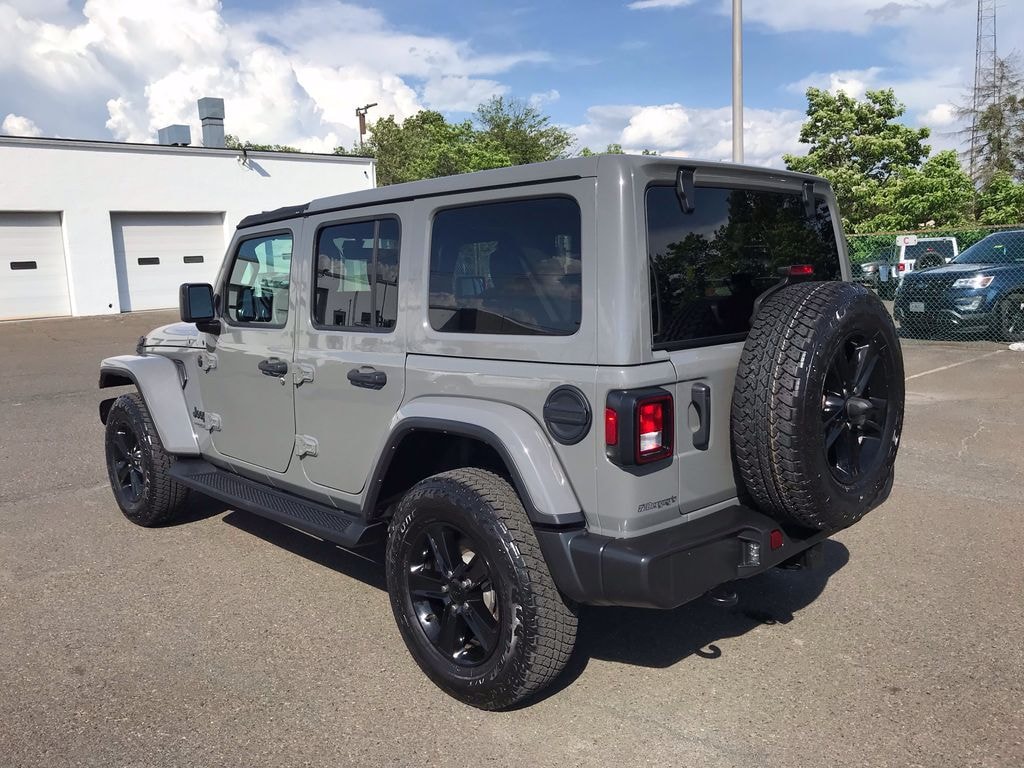 Used 2022 Jeep Wrangler Unlimited 3.6L 4WD Sahara Altitude Hard Top w/ Cold Weather & Trailer Tow Pkg SUV