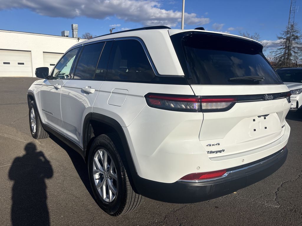 2023 Jeep Grand Cherokee Limited photo 3
