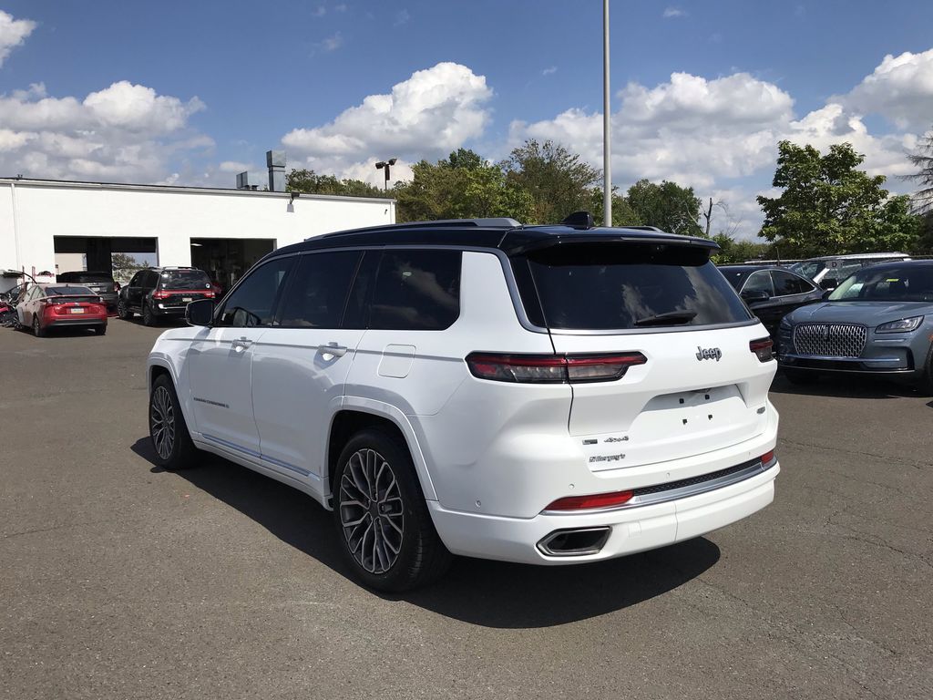 2021 Jeep Grand Cherokee L Summit Reserve photo 3