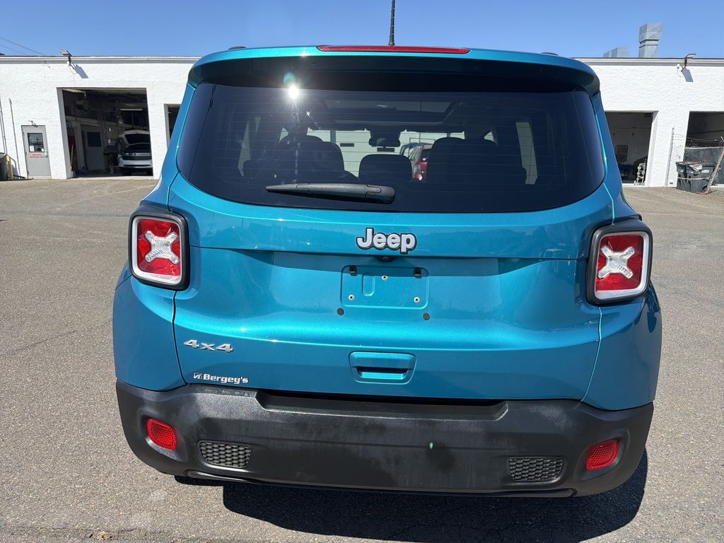 Used 2021 Jeep Renegade 2.4L 4WD Islander w/ Panoramic Moonroof & Remote Start SUV