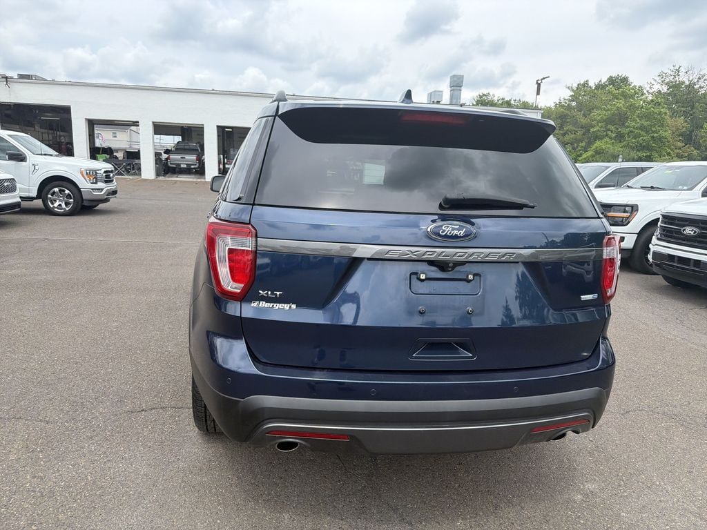Used 2017 Ford Explorer 2.3T 4WD XLT w/ Twin Panel Moonroof & Navigation SUV