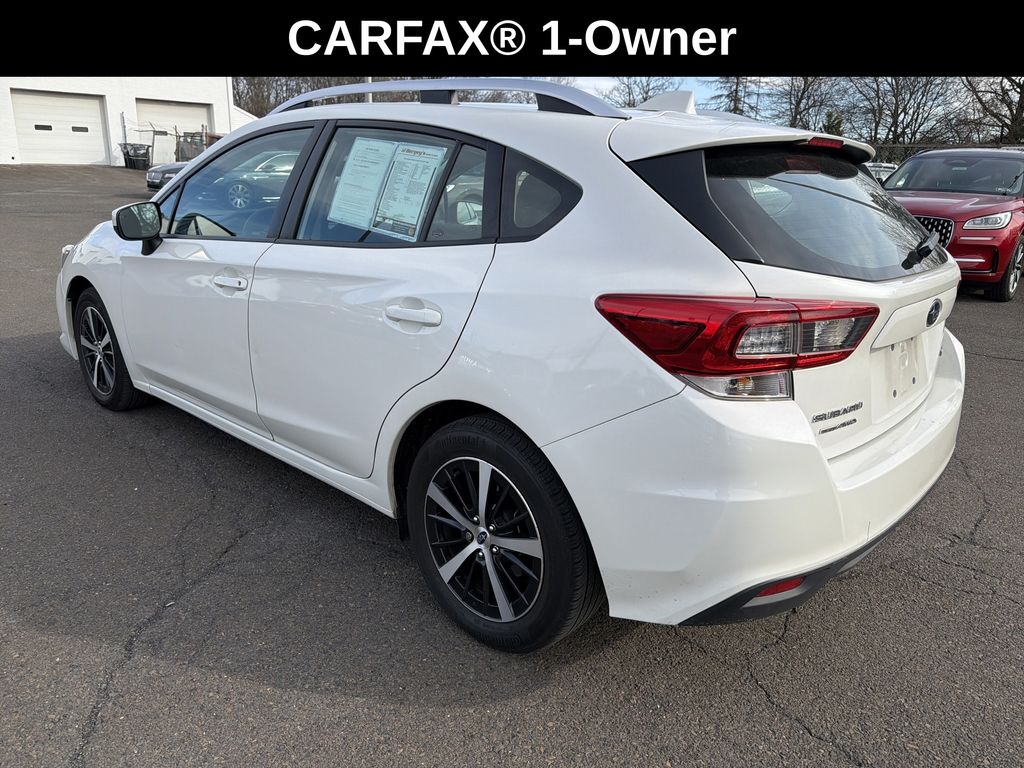 2022 Subaru Impreza Premium photo 2