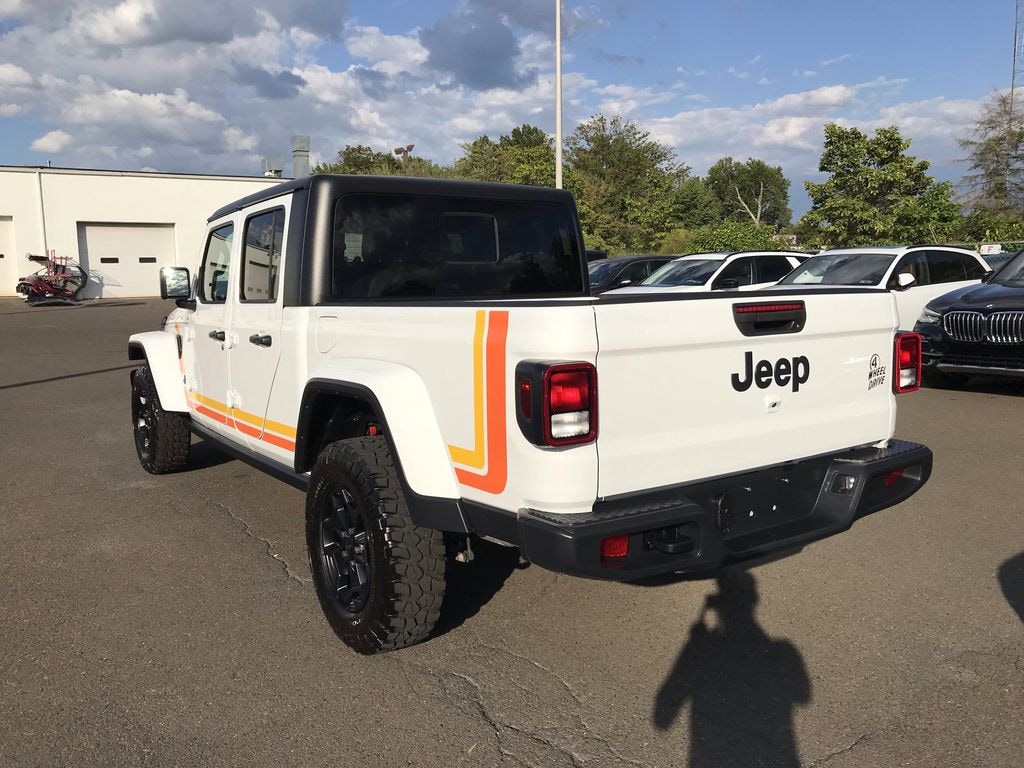 Used 2022 Jeep Gladiator 3.6L 4WD Willys Hard Top w/ 17" Black Wheels Truck Crew Cab