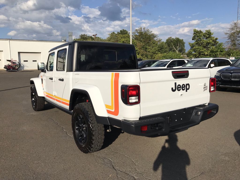 2022 Jeep Gladiator Willys photo 3