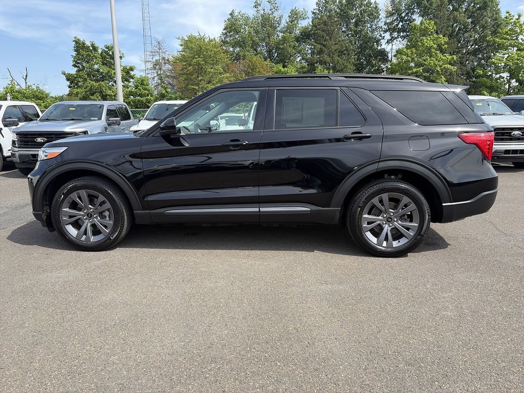 Used 2024 Ford Explorer 2.3T 4WD XLT w/ Twin Panel Moonroof & Navigation SUV