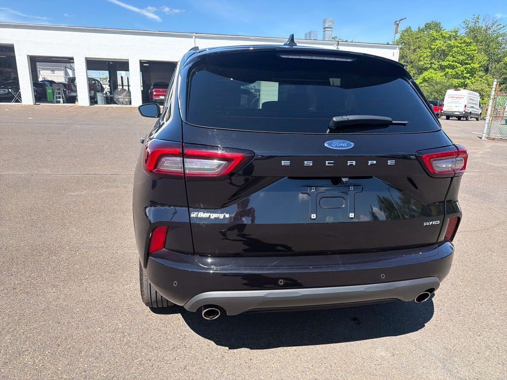 Used 2023 Ford Escape 1.5T AWD ST-Line w/ Cold Weather & Tech Pkg 1 SUV