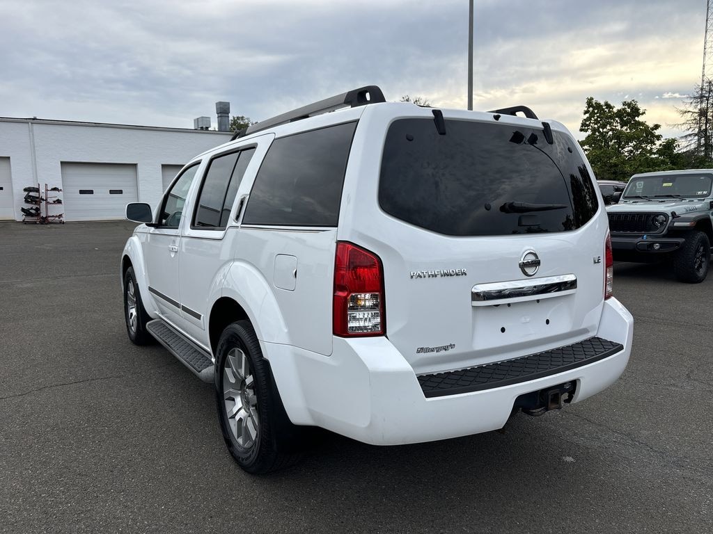Used 2012 Nissan Pathfinder 4.0L 4WD LE w/ Navigation & Sunroof SUV