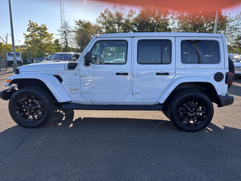2023 Jeep Wrangler Unlimited 4xe Sahara photo 3