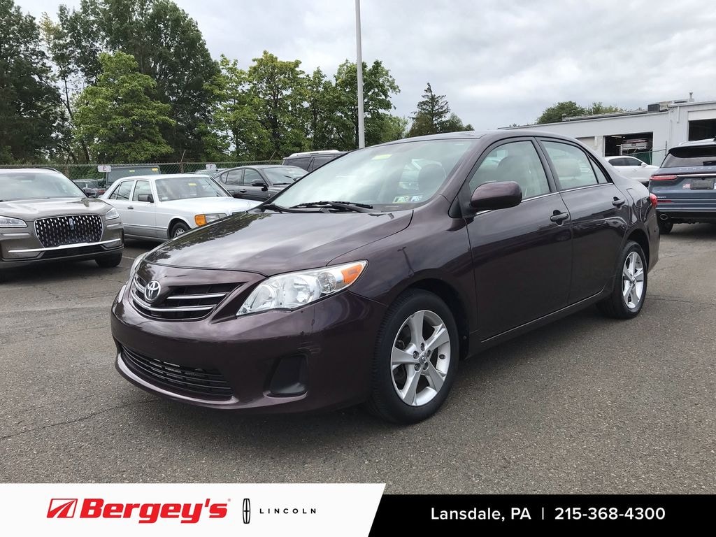 Used 2013 Toyota Corolla 1.8L FWD LE Special Edition w/ Heated Seats Sedan