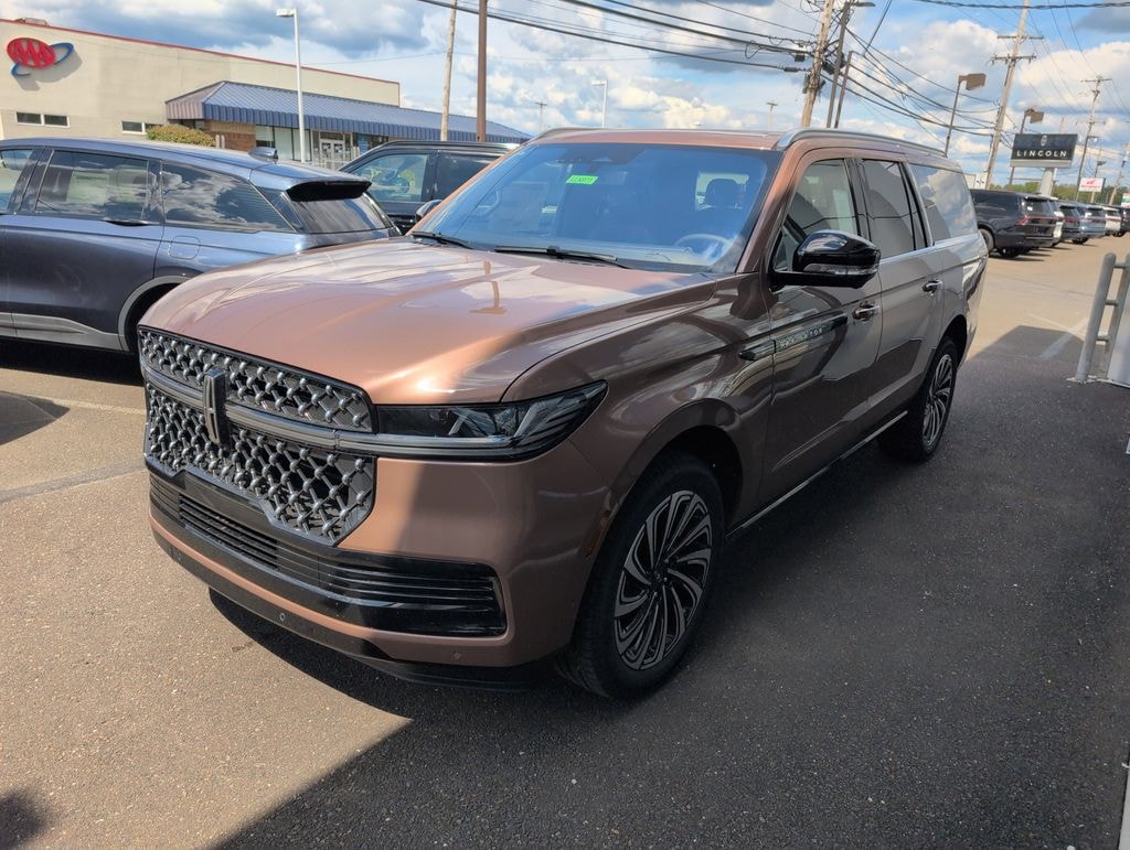New 2025 Lincoln Navigator 3.5L Black Label 4WD w/ Panoramic Moonroof & Navigation SUV