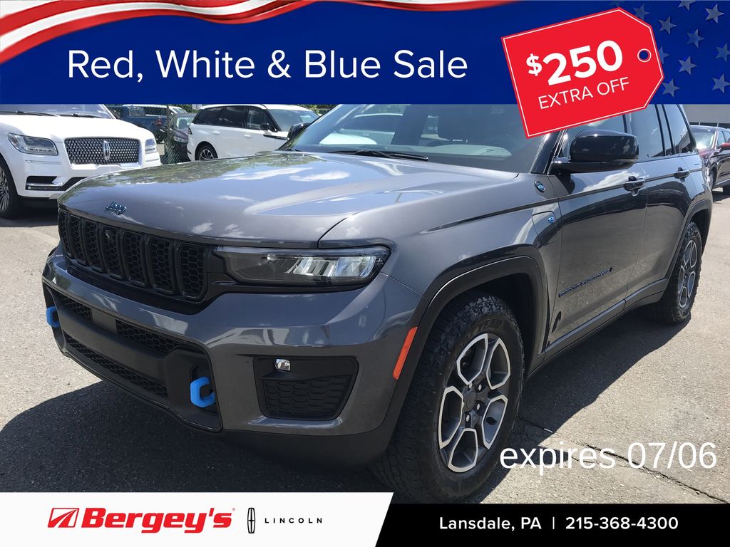 2022 Jeep Grand Cherokee 4xe 2.0L 4WD Trailhawk w/ Navigation SUV