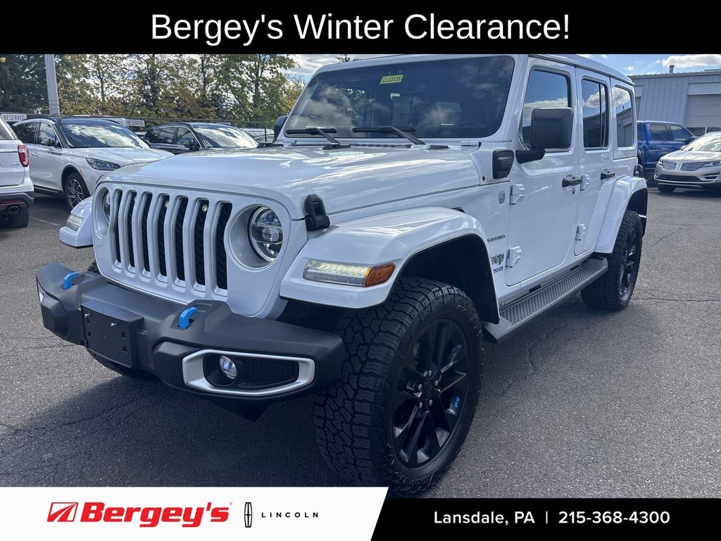 Used 2022 Jeep Wrangler 2.0L 4WD Sahara Sky Top w/ Cold Weather Pkg SUV