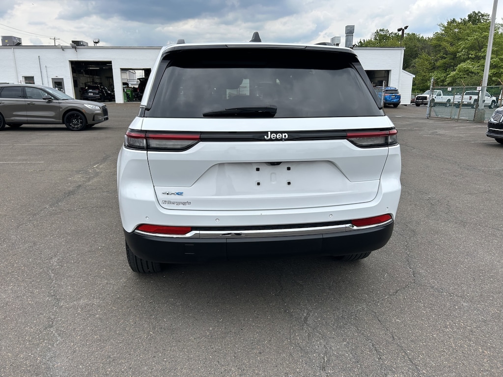Used 2023 Jeep Grand Cherokee 4xe 2.0L 4WD w/ Dual Pane Sunroof & Navigation SUV