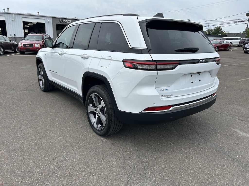 Used 2022 Jeep Grand Cherokee 4xe 2.0L 4WD w/ Panoramic Moonroof & Nav SUV