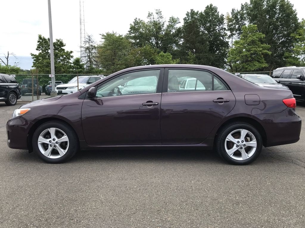 Used 2013 Toyota Corolla 1.8L FWD LE Special Edition w/ Heated Seats Sedan