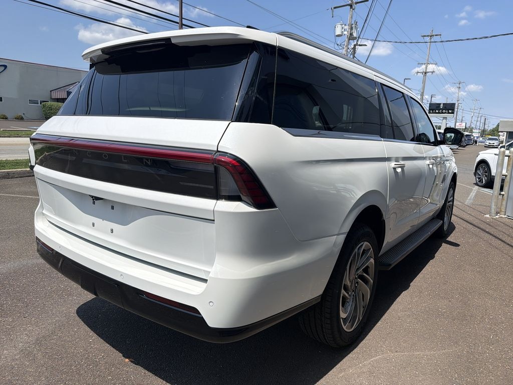 New 2027 Lincoln Navigator Premiere L SUV