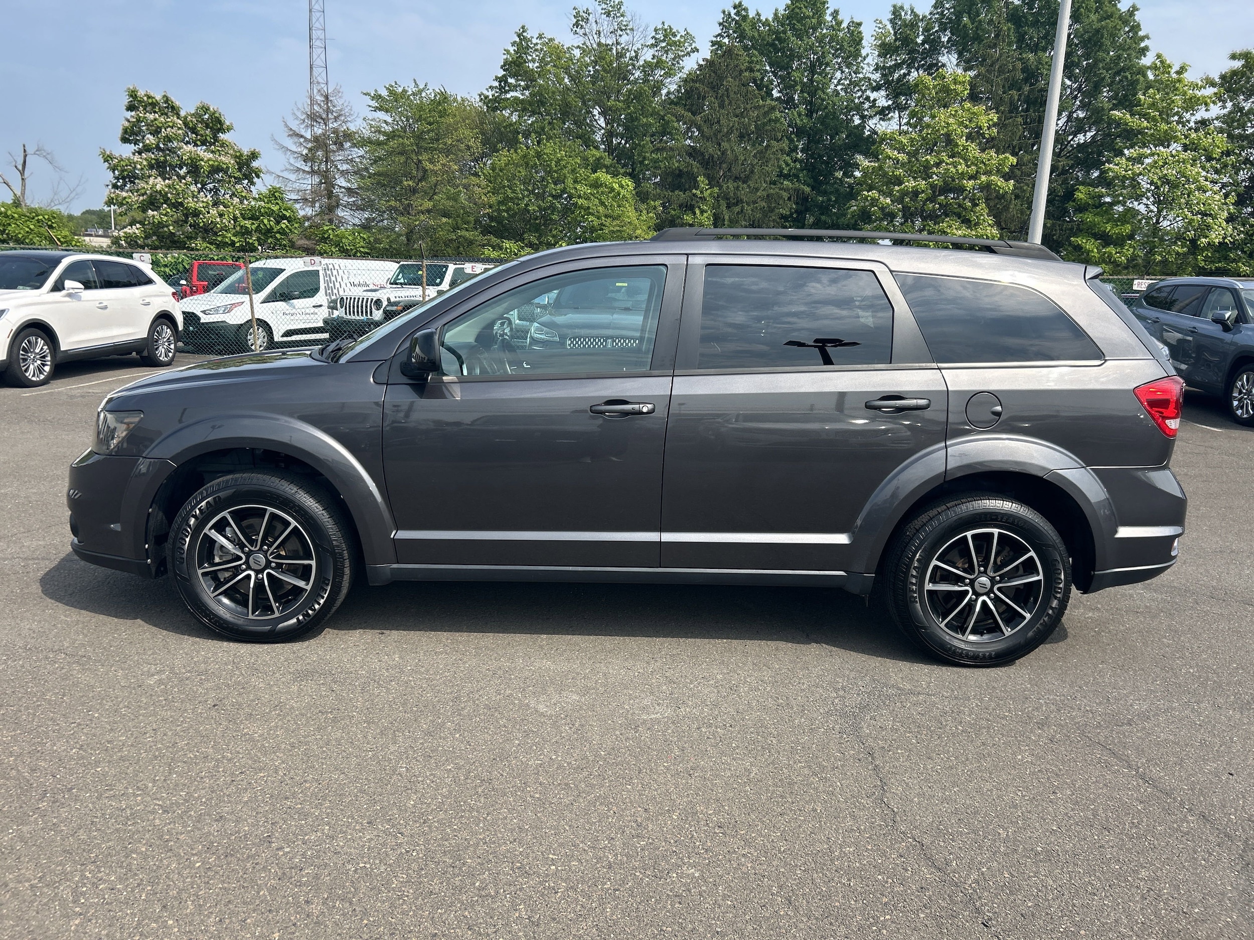 Used 2019 Dodge Journey SE with VIN 3C4PDCBB3KT737900 for sale in Lansdale, PA