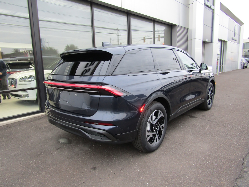 New 2024 Lincoln Nautilus 2.0T AWD Premiere II w/ Jet Appearance Pkg SUV