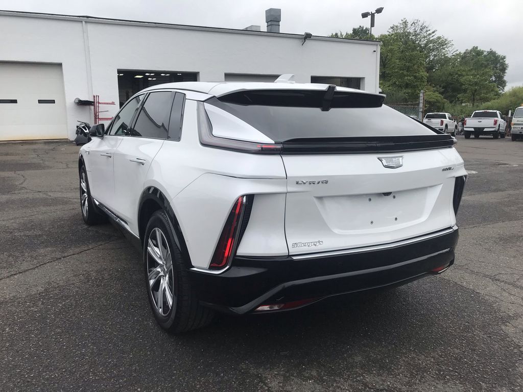 2024 Cadillac Lyriq Tech photo 3