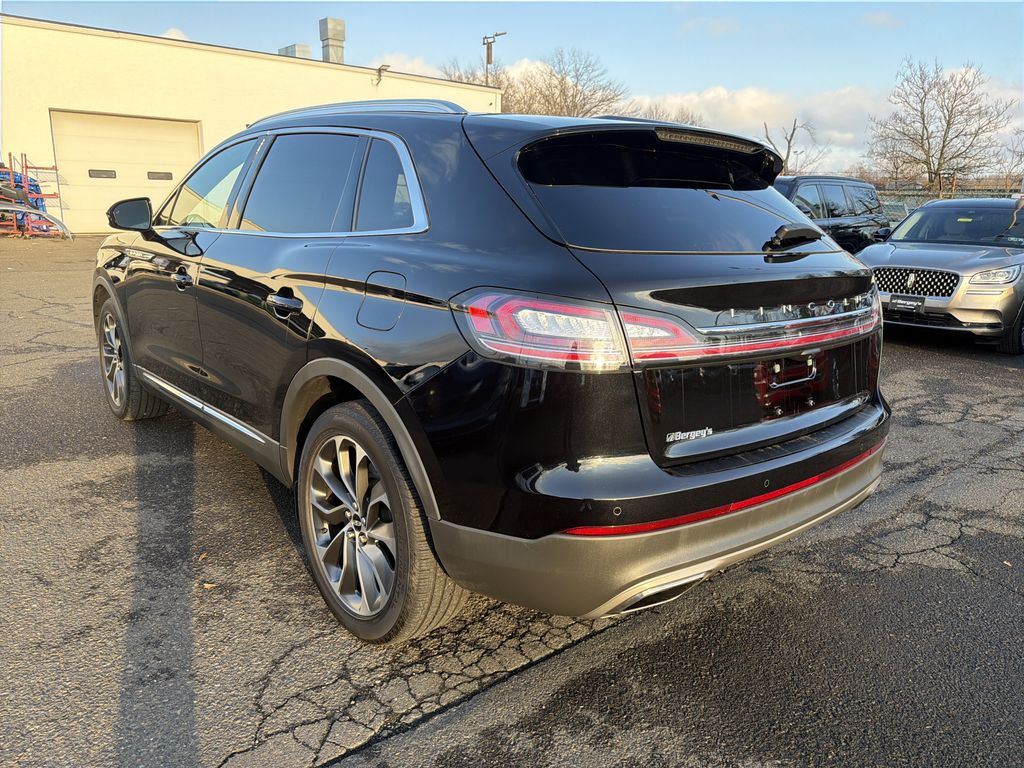 2021 Lincoln Nautilus Reserve photo 3