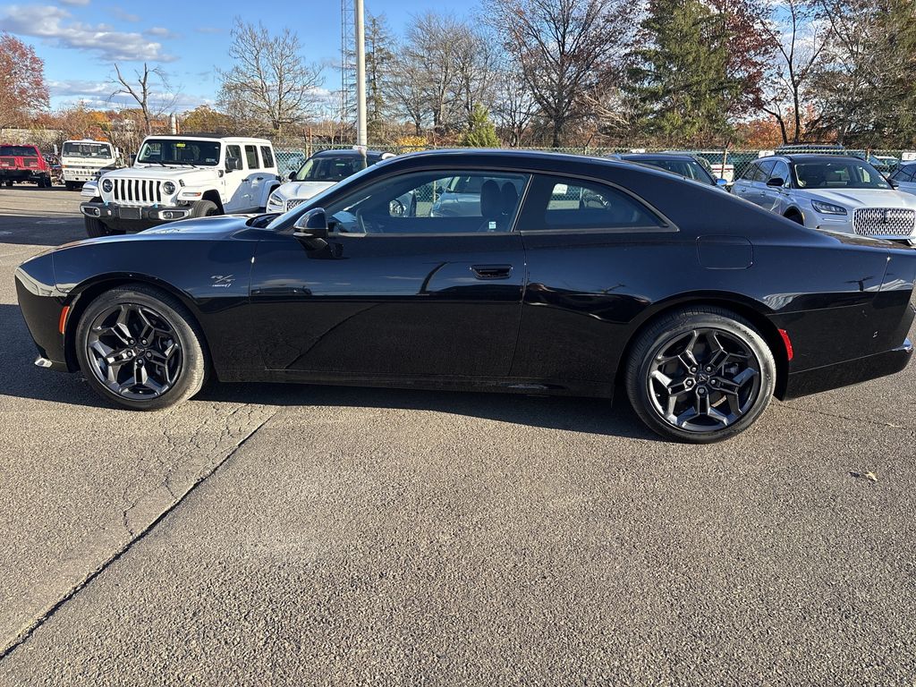 2025 Dodge Charger Daytona R/T AWD photo 2