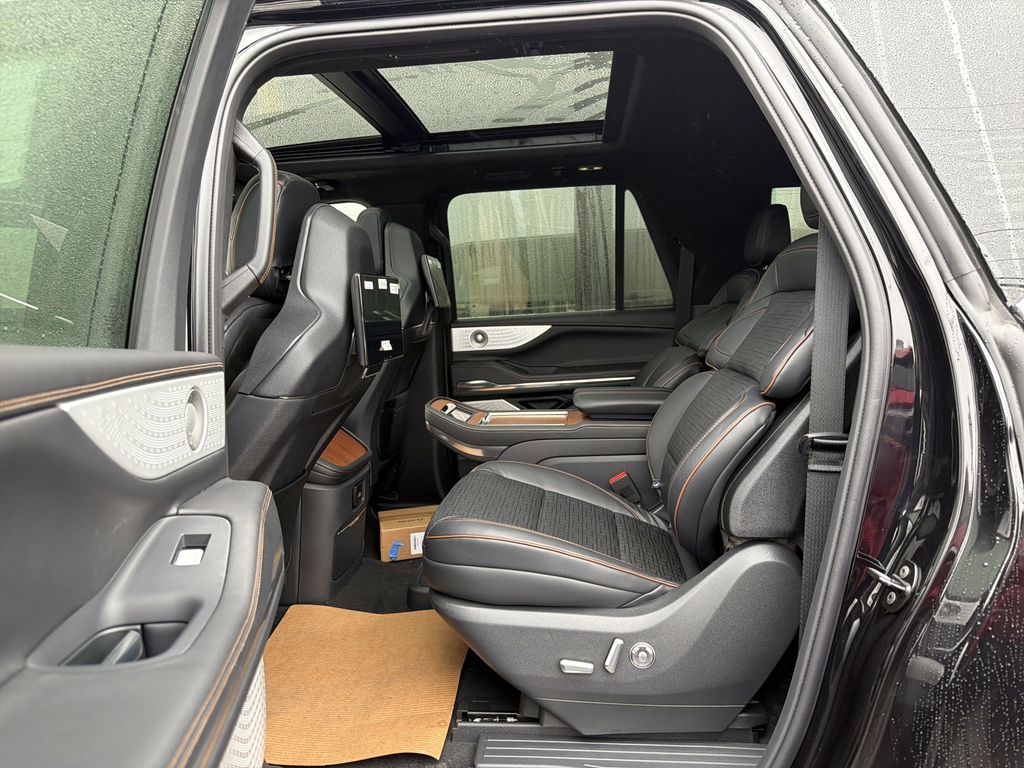 2025 Lincoln Navigator L 3.5T 4WD Black Label w/ Panoramic