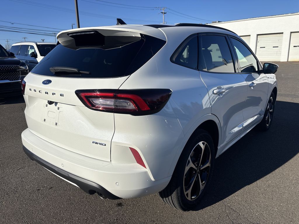 2023 Ford Escape ST-Line Select photo 4