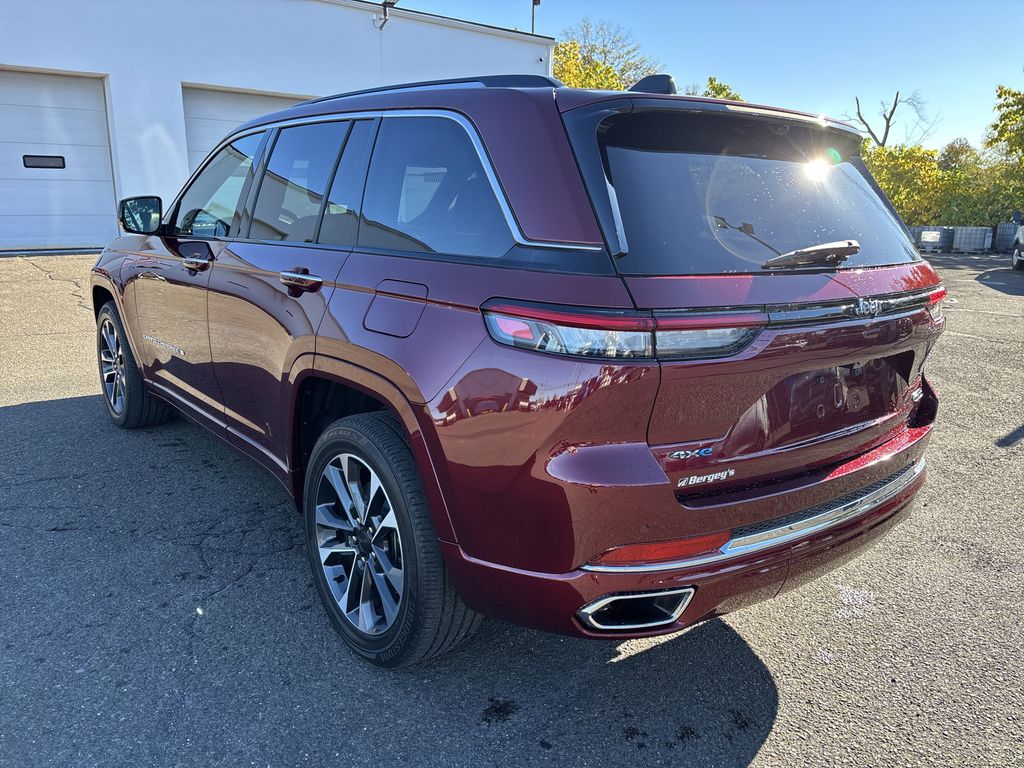 2023 Jeep Cherokee Overland 4xe photo 2