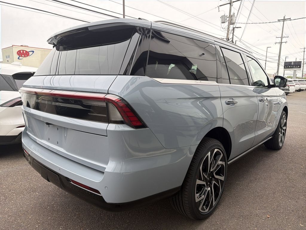 New 2026 Lincoln Navigator 3.5T 4WD Reserve w/ Heavy Duty Trailer Tow Pkg SUV