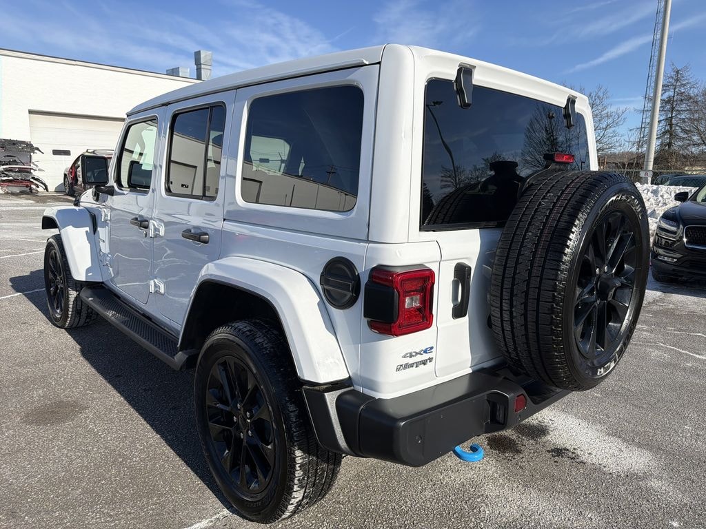 Used 2022 Jeep Wrangler 2.0L 4WD Sahara Skytop w/ Cold Weather Pkg SUV