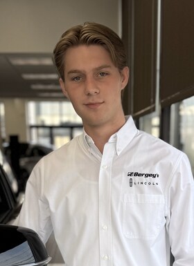 Staff member Dylan Leonhardt from ID_f88a28