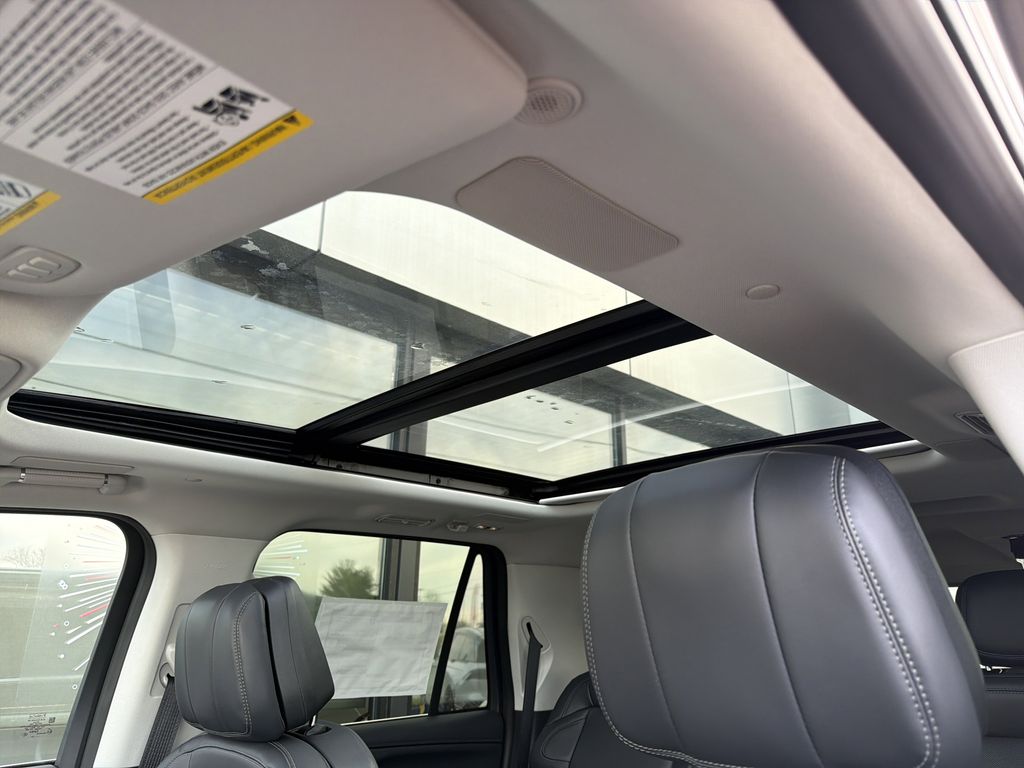 2025 Lincoln Navigator Reserve L - Photo 11