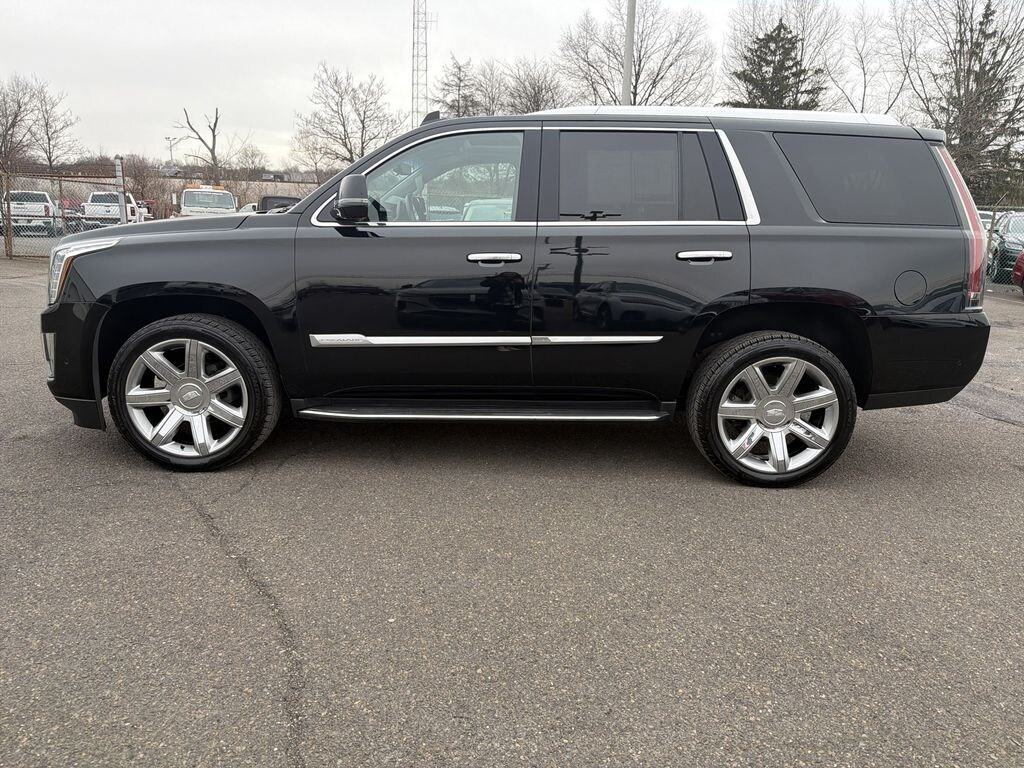 Used 2019 Cadillac Escalade Luxury SUV