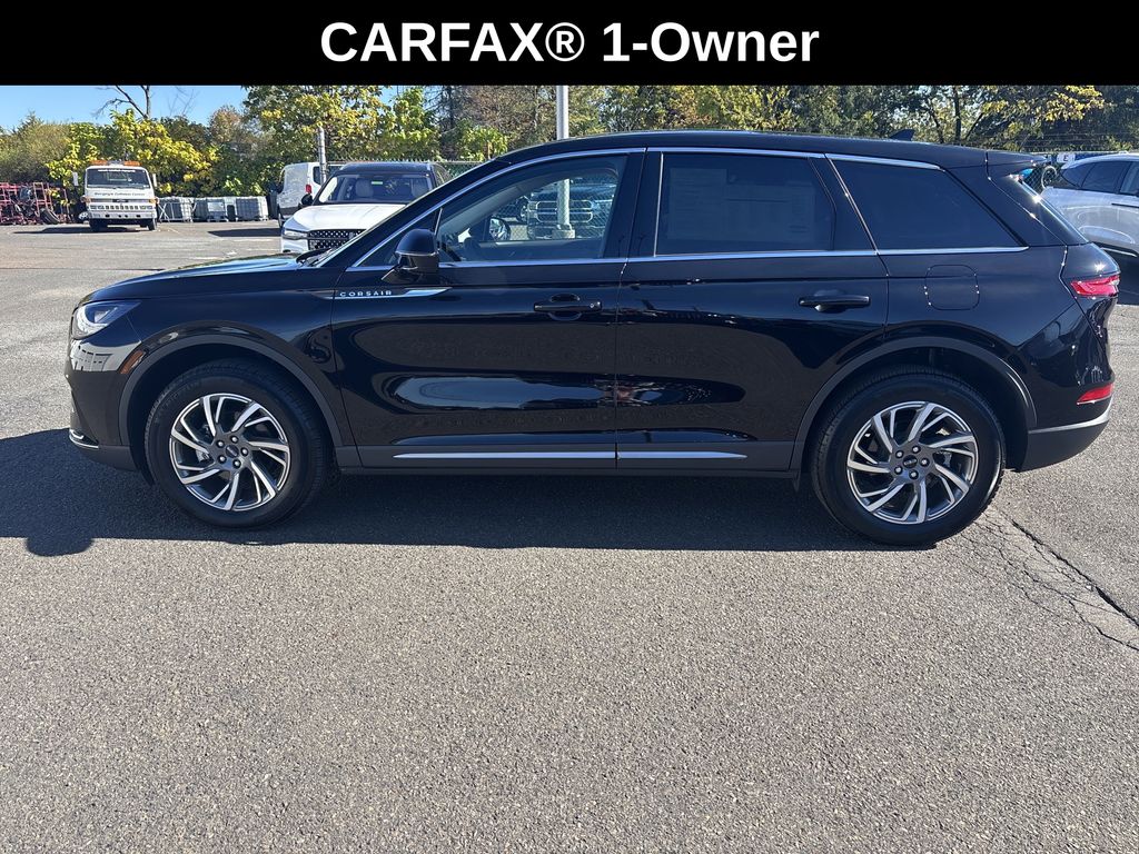2023 Lincoln Corsair Standard photo 2