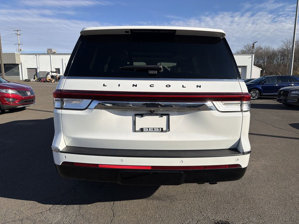 2022 Lincoln Navigator Black Label photo 4