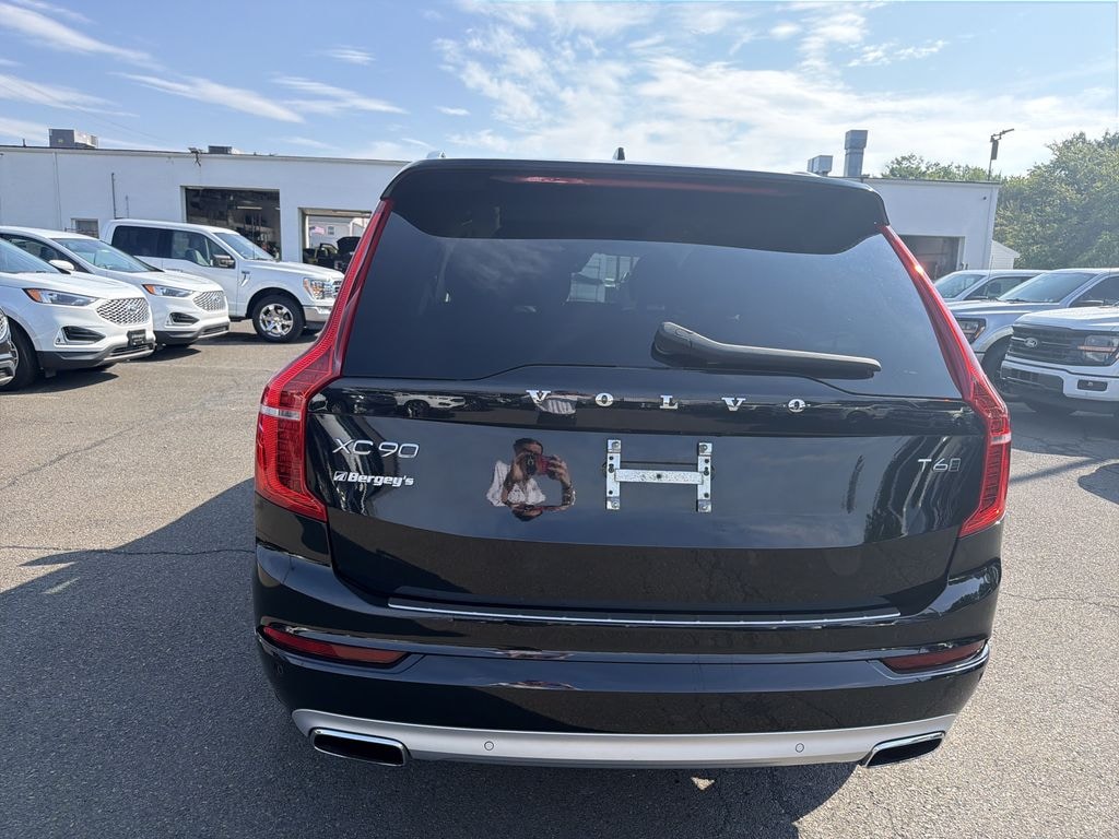 Used 2020 Volvo XC90 2.0T AWD T6 Momentum w/ Panoramic Moonroof & Navigation SUV
