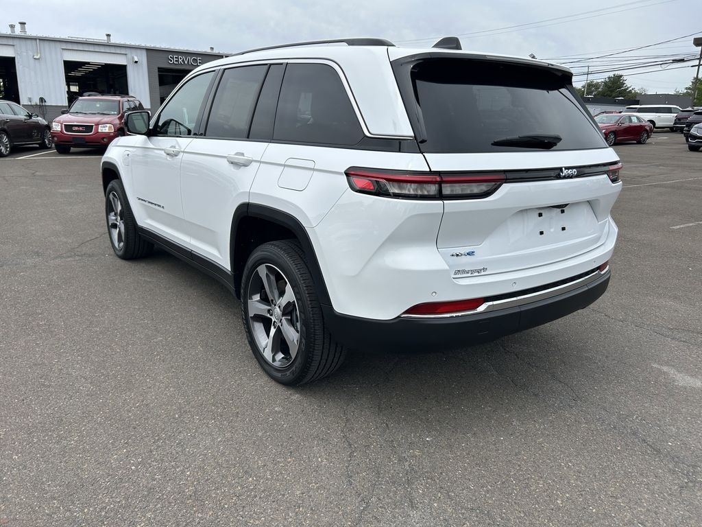 Used 2022 Jeep Grand Cherokee 4xe 2.0L 4WD w/ Panoramic Moonroof & Nav SUV