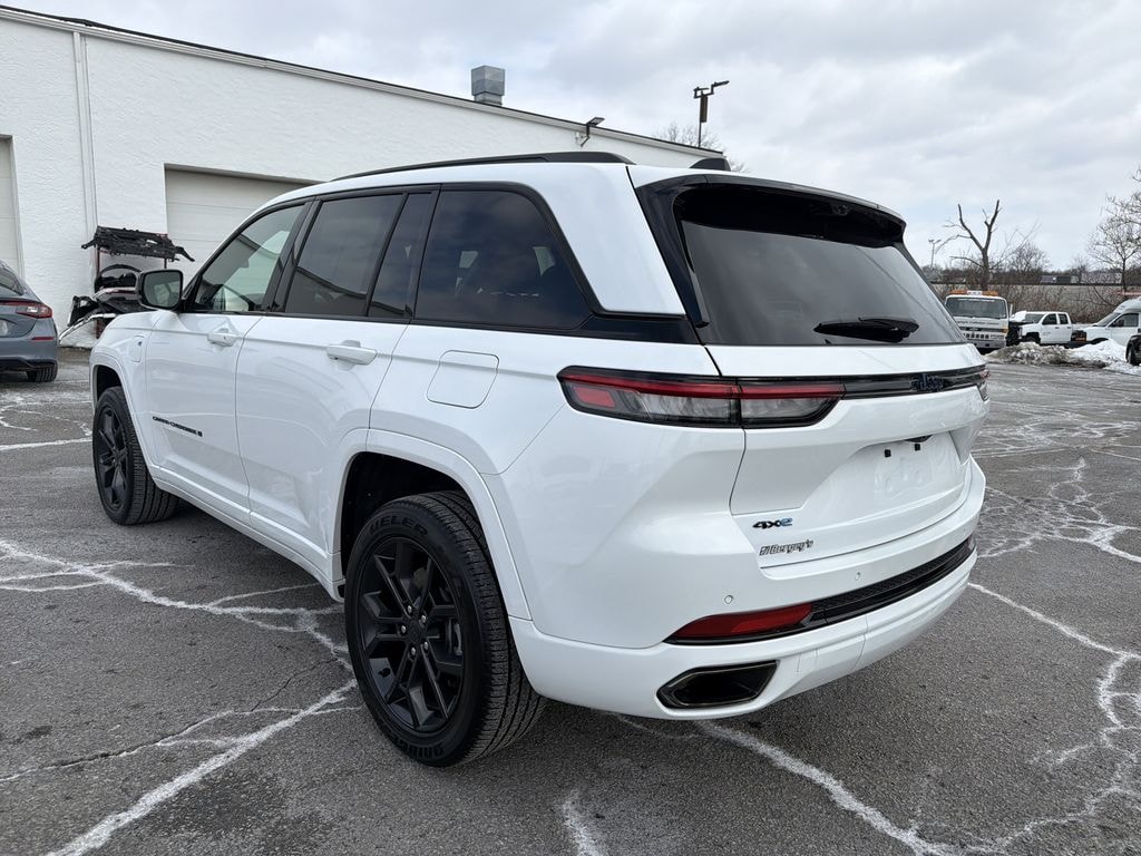 Used 2024 Jeep Grand Cherokee 2.0L 4WD Anniversary Edition w/ Dual Pane Sunroof & Nav SUV