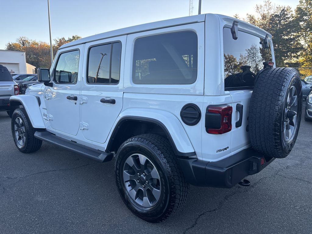 2022 Jeep Wrangler Unlimited Sahara photo 3