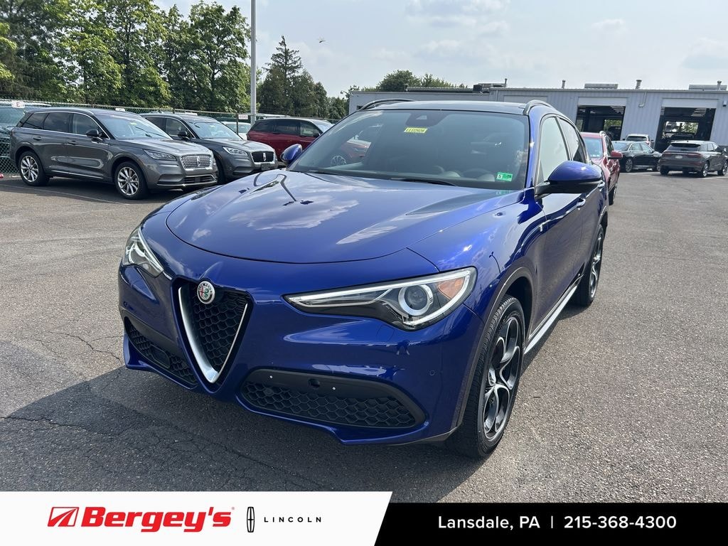 Used 2022 Alfa Romeo Stelvio 2.0L AWD w/ Premium Interior & Sound Pkg SUV