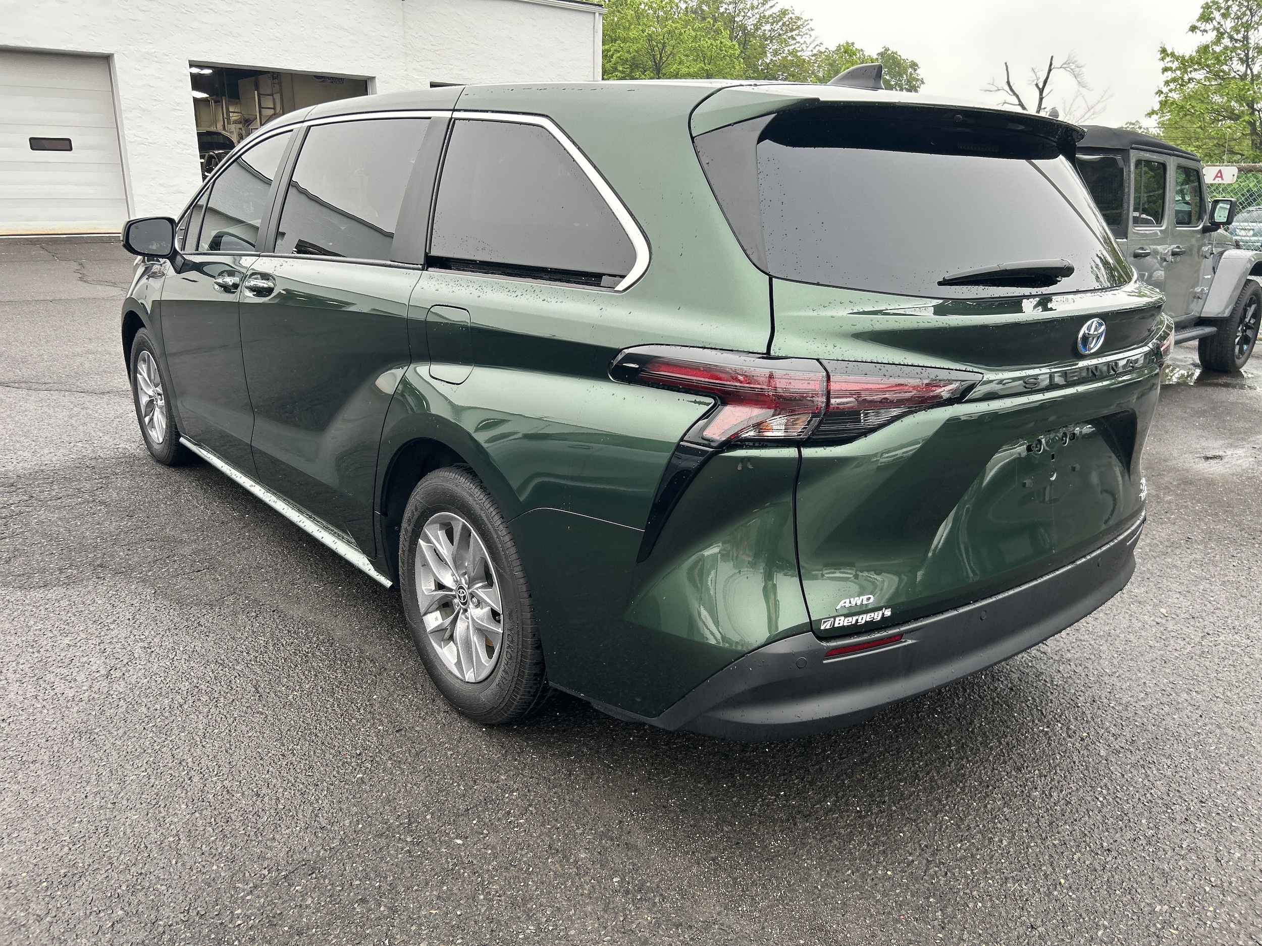 Used 2023 Toyota Sienna XLE with VIN 5TDYSKFC3PS095073 for sale in Lansdale, PA